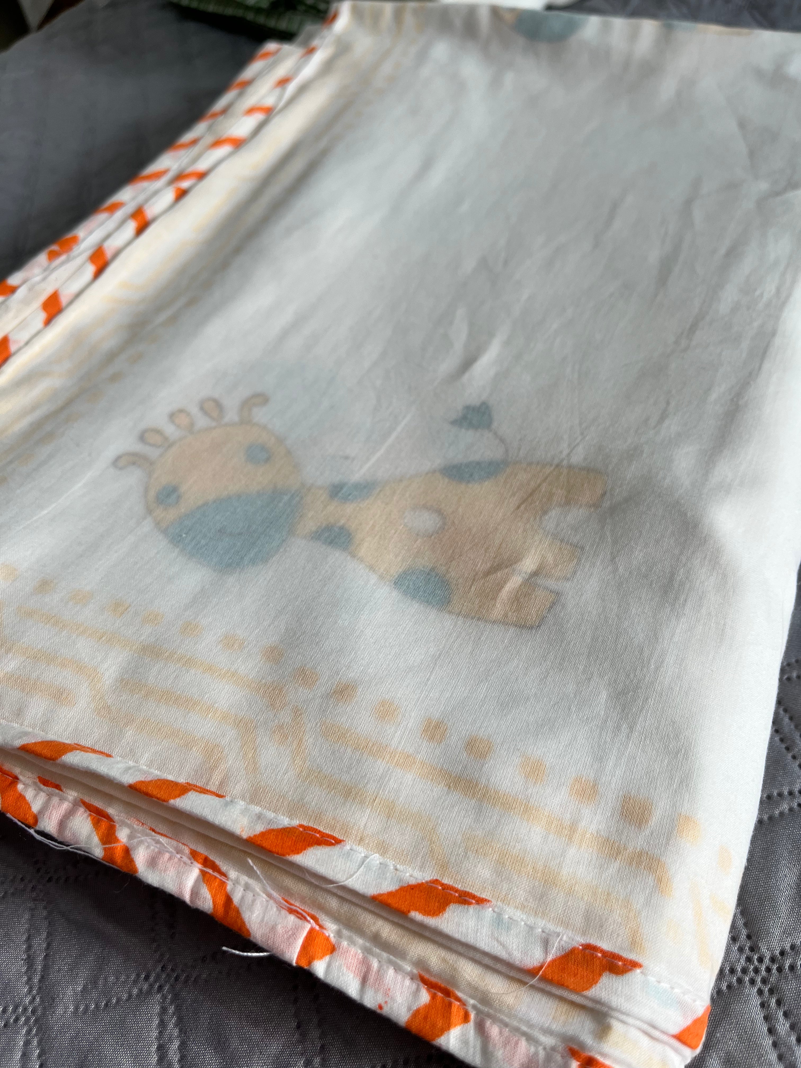 Giraffe Gupshup Dohar -3 Layer Mulmul