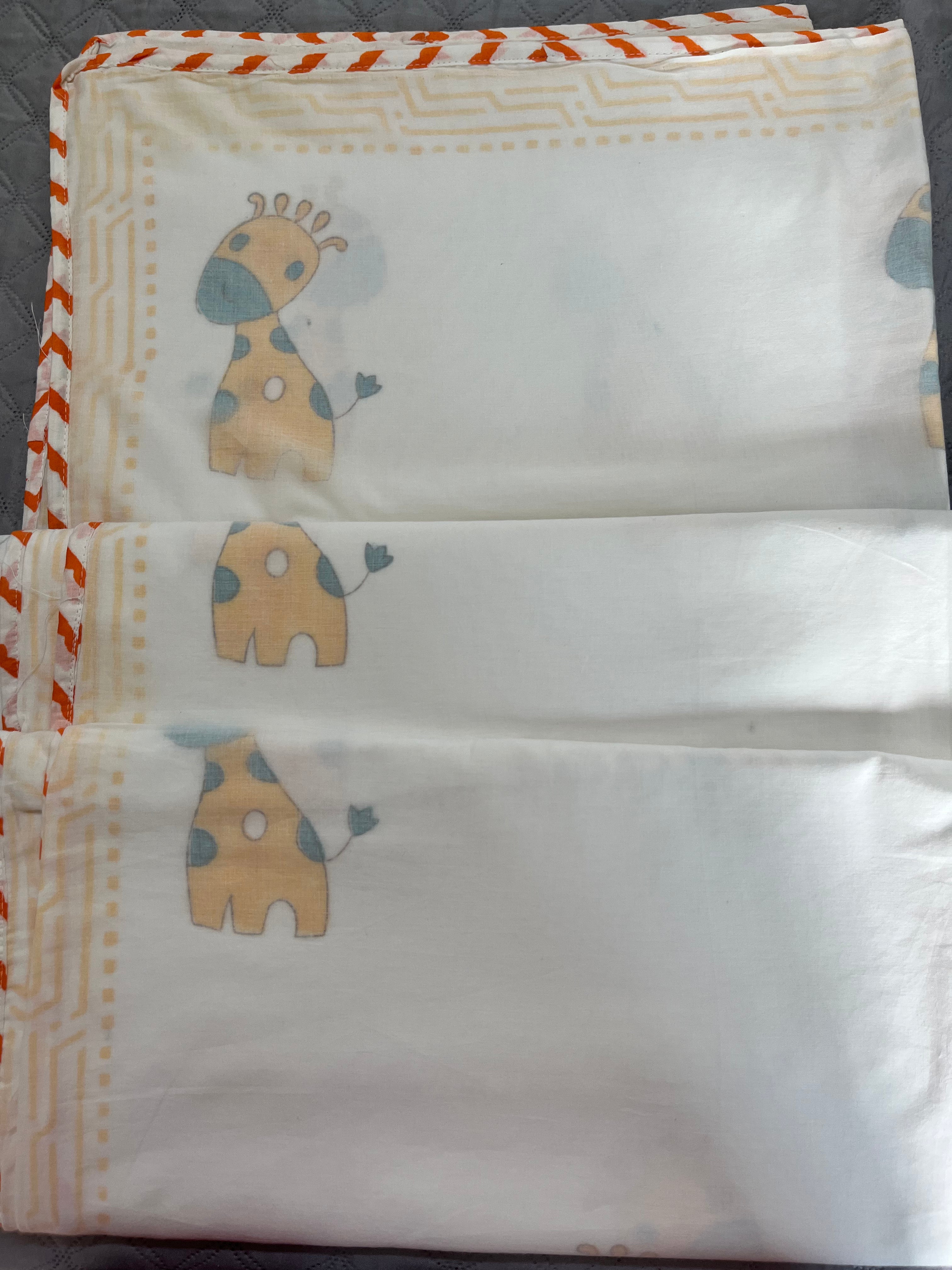 Giraffe Gupshup Dohar -3 Layer Mulmul