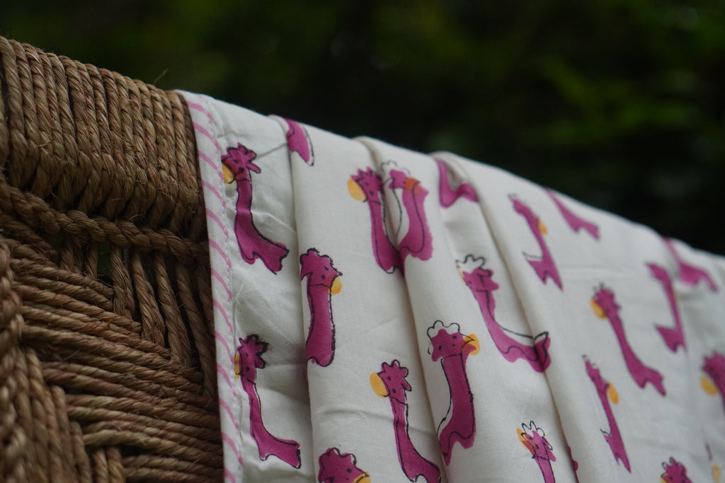 Jungle Lambe Kadam- Pink Dohar