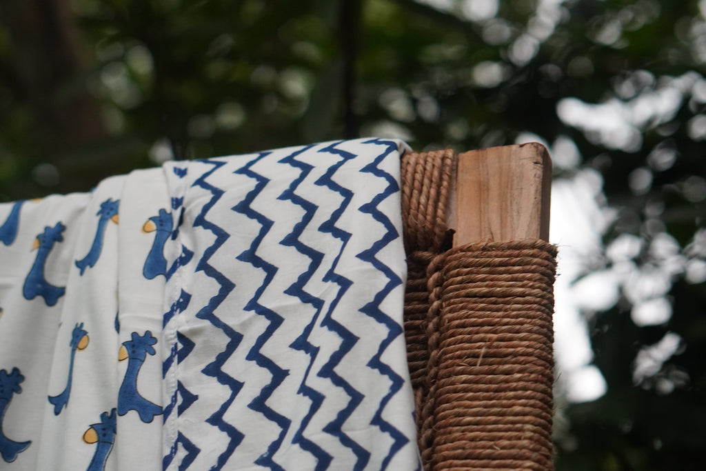 Jungle Lambe Kadam-Blue Dohar