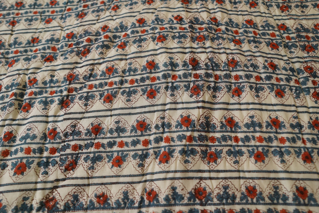 Laal Phool Bari Quilt