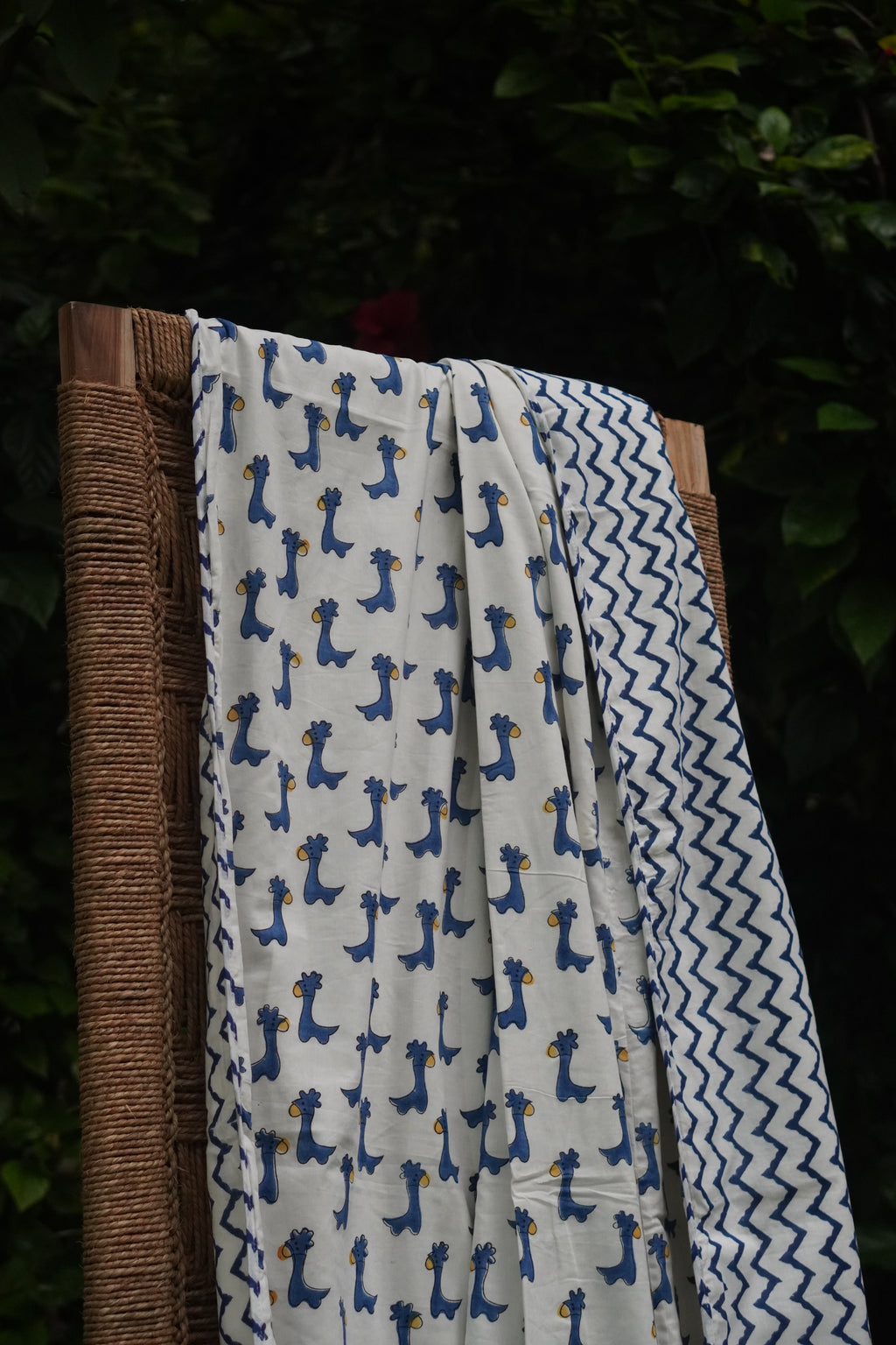 Jungle Lambe Kadam-Blue Dohar