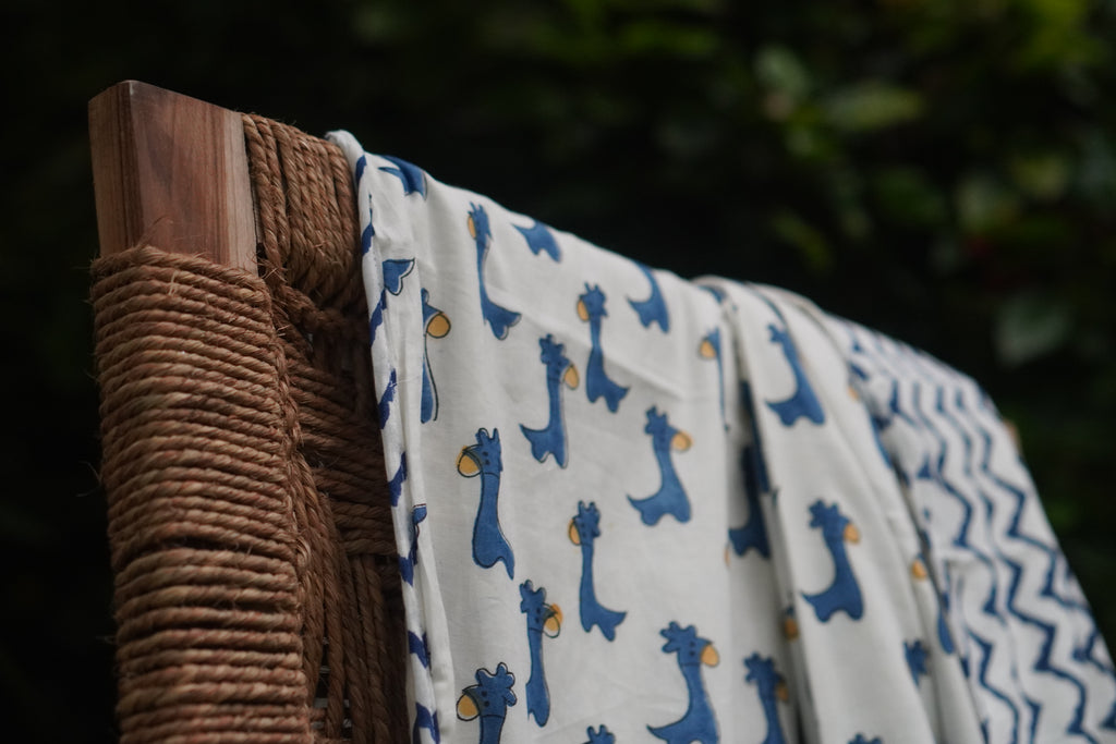 Jungle Lambe Kadam-Blue Dohar