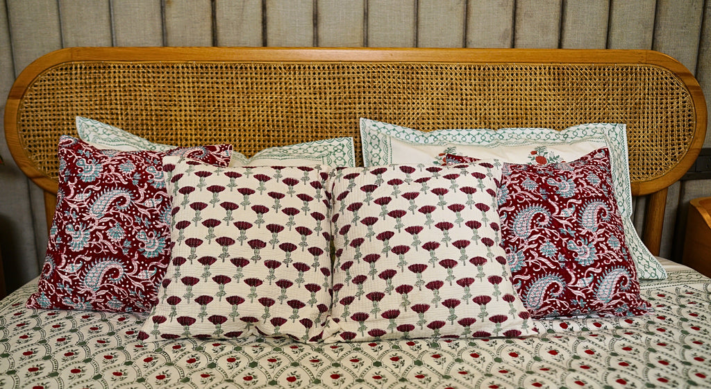 Laal Jharokha quilted Cushion Cover