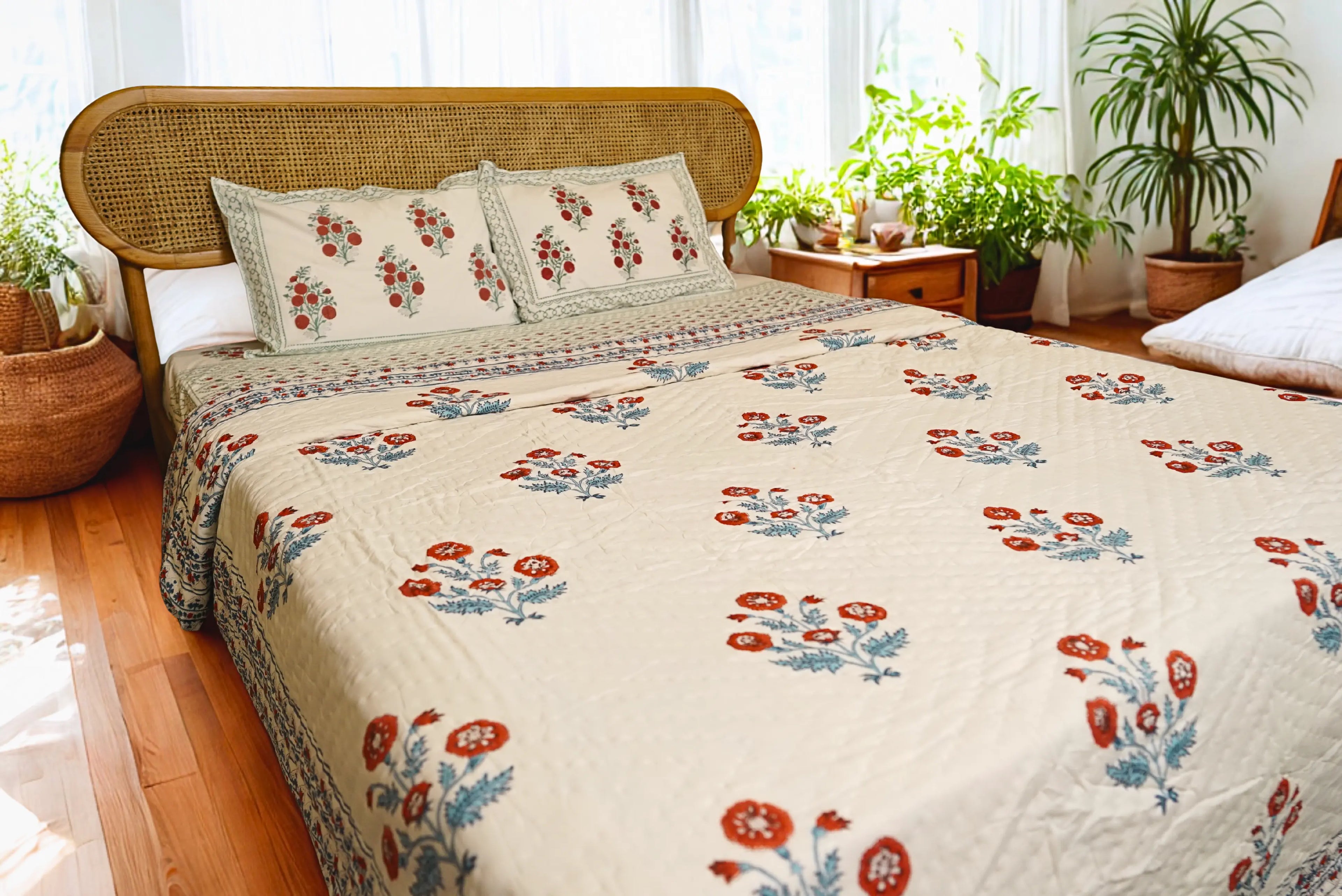 Laal Phool Bari Quilt